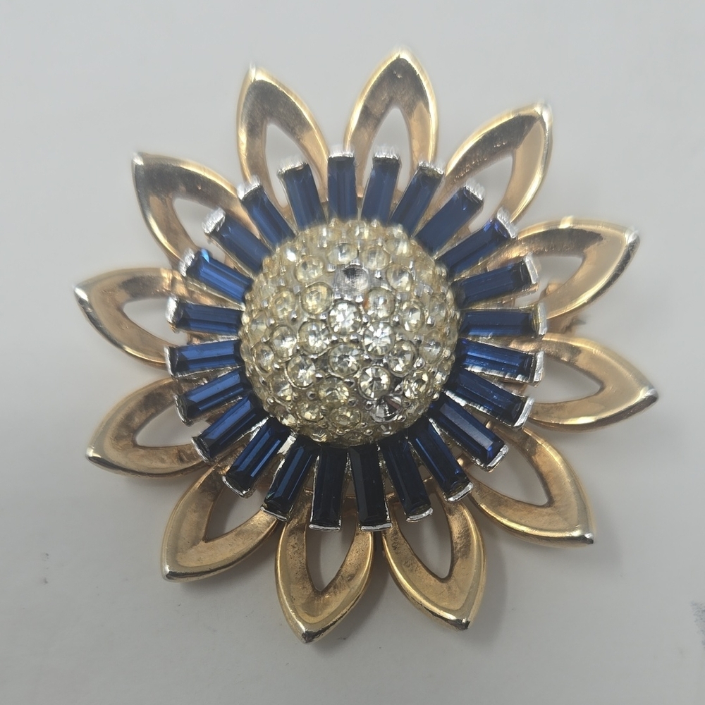 Gold and Blue Sunburst Brooch Or Necklace Pendant.